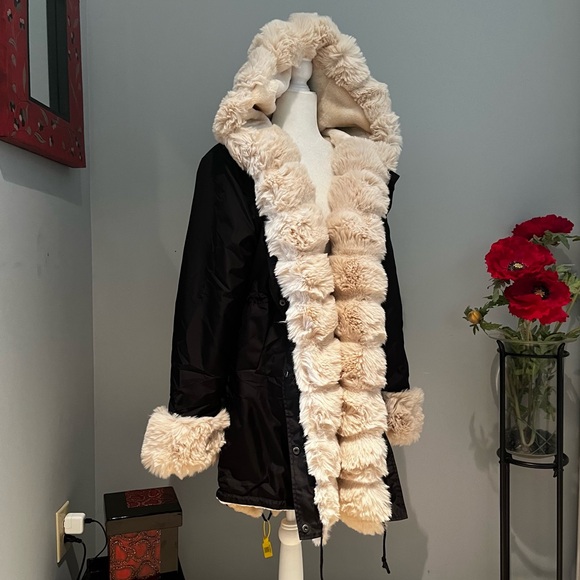 NEW TT Luxe Warm Plush Hooded Faux Fur Long Coat Anorak Raincoat Black Cream … - Picture 2 of 15